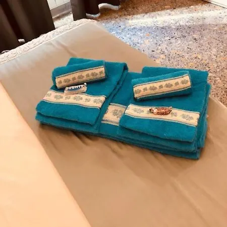 Lägenhet Ralu's Confort In *